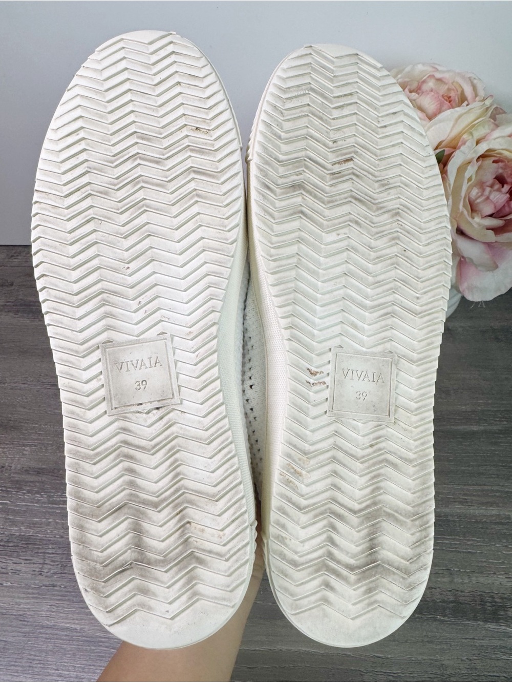 Vivaia Evermore White Knit Washable Sneakers with Pink Trim size 39/US8 EUC - Picture 8 of 8